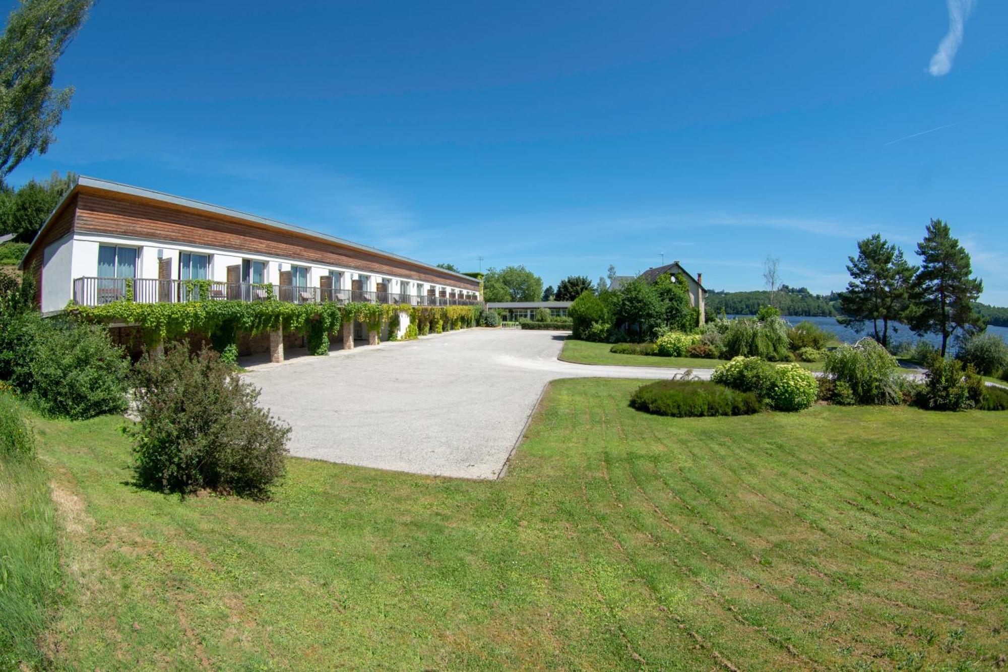 Logis Hotel Du Lac Neuvic  Eksteriør billede