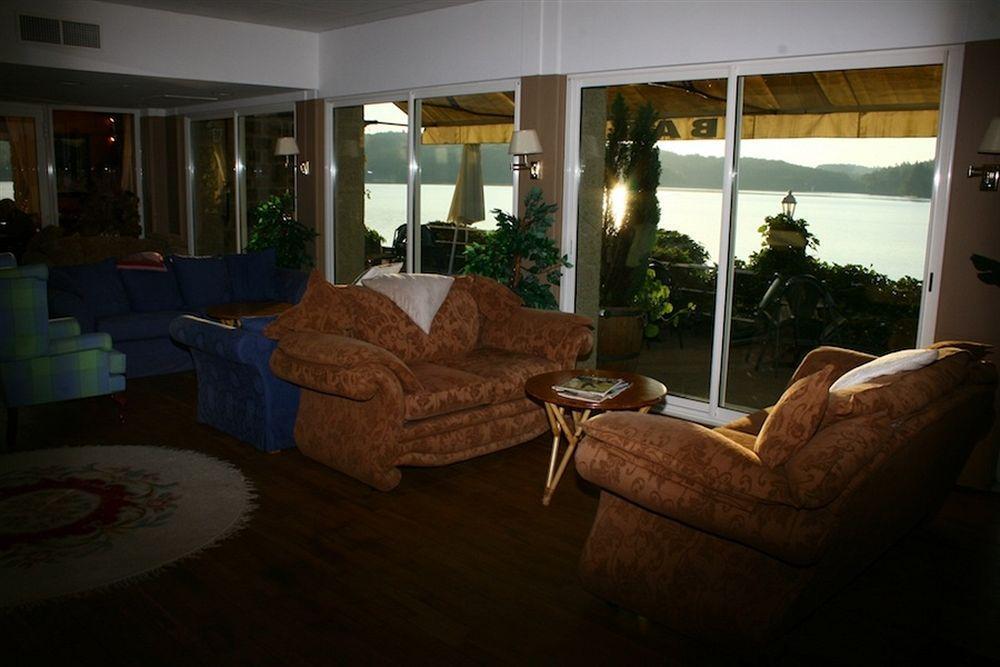 Logis Hotel Du Lac Neuvic  Eksteriør billede
