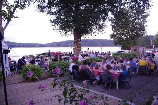 Logis Hotel Du Lac Neuvic  Eksteriør billede