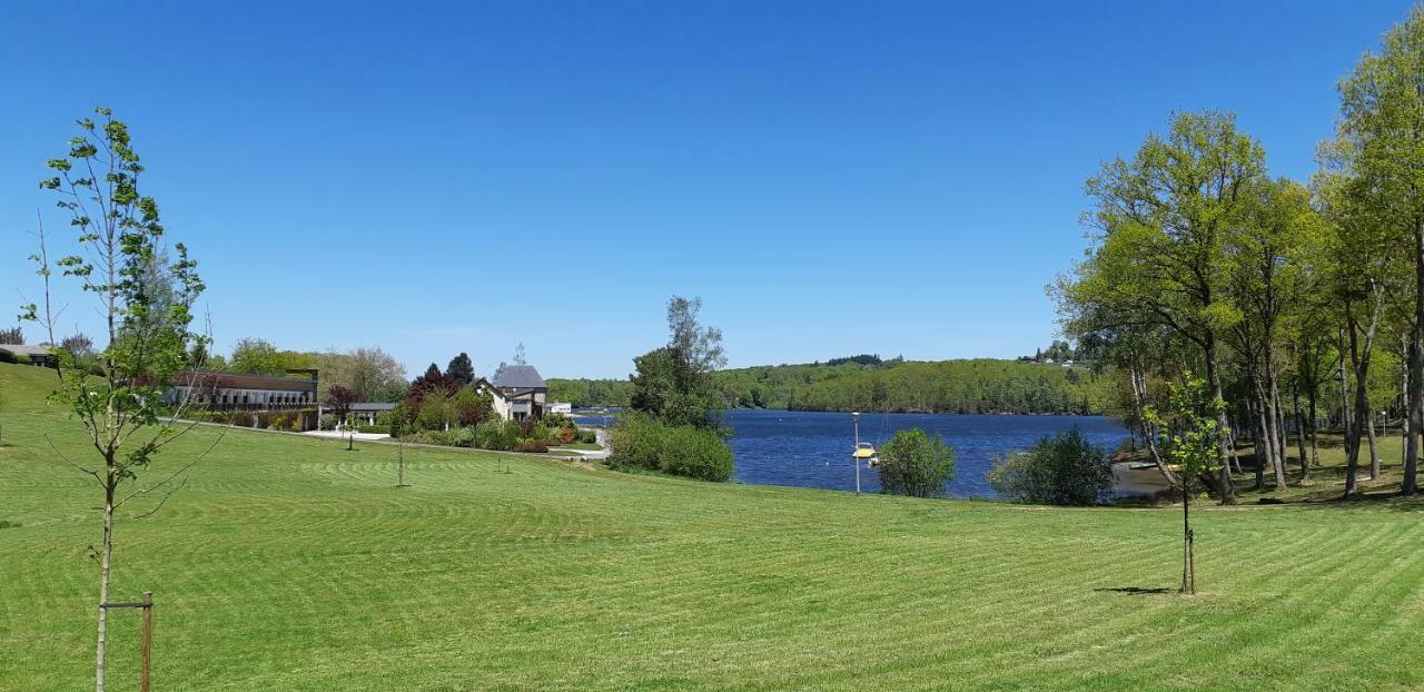 Logis Hotel Du Lac Neuvic  Eksteriør billede