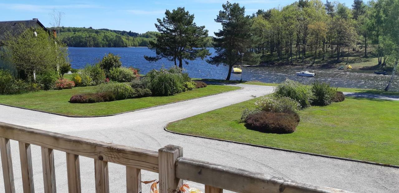 Logis Hotel Du Lac Neuvic  Eksteriør billede