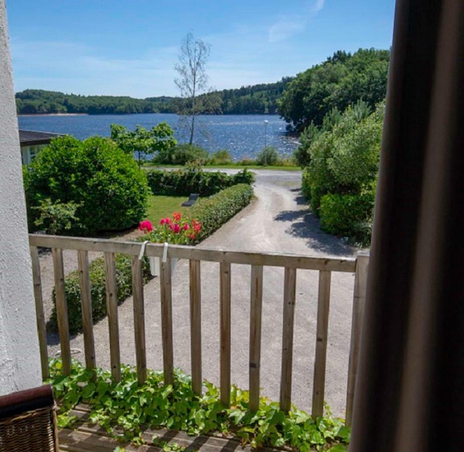 Logis Hotel Du Lac Neuvic  Eksteriør billede