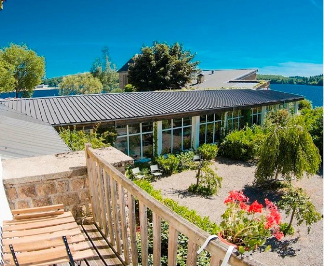 Logis Hotel Du Lac Neuvic  Eksteriør billede