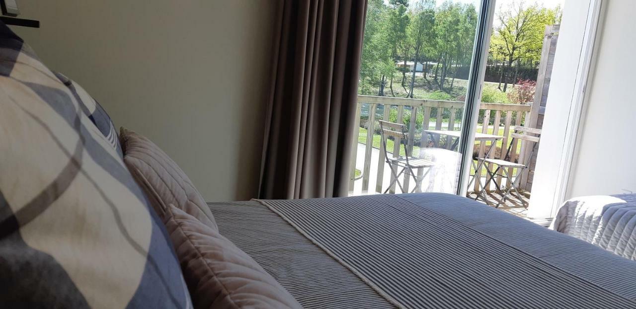 Logis Hotel Du Lac Neuvic  Eksteriør billede