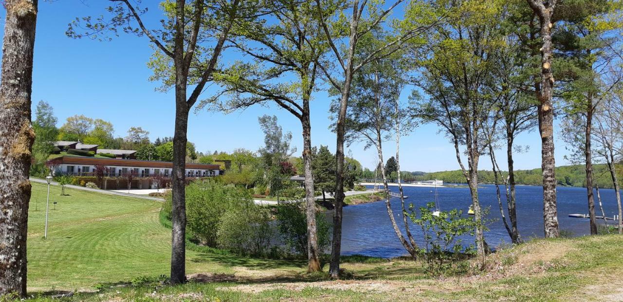 Logis Hotel Du Lac Neuvic  Eksteriør billede