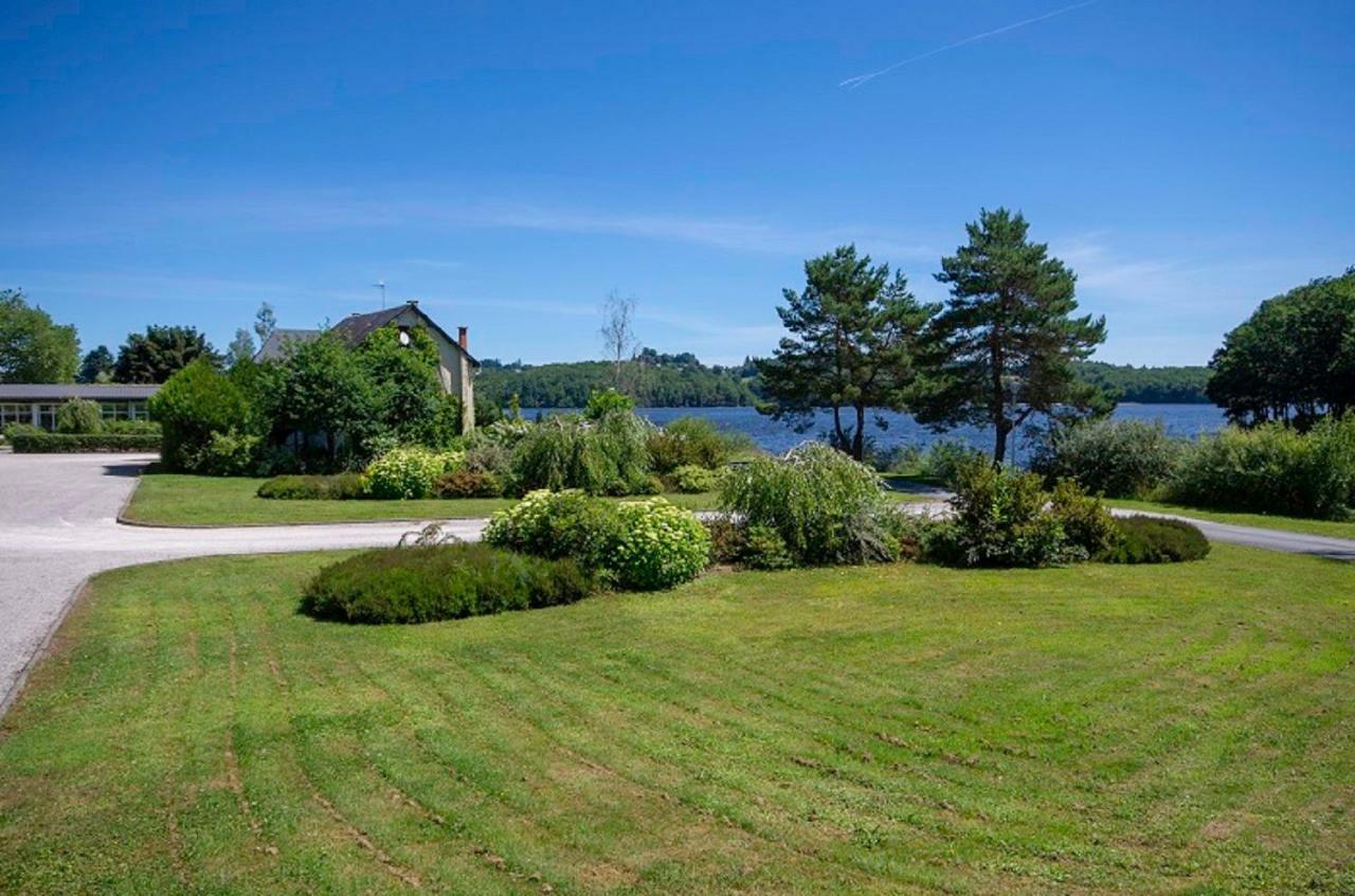 Logis Hotel Du Lac Neuvic  Eksteriør billede